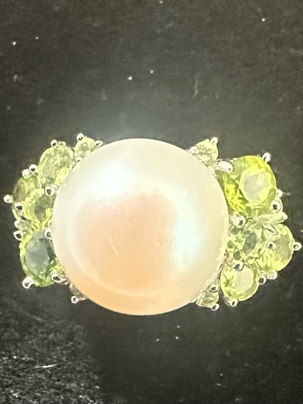 Solid 925 Sterling Silver Cultured Pearl & Peridot Statement Ring 8